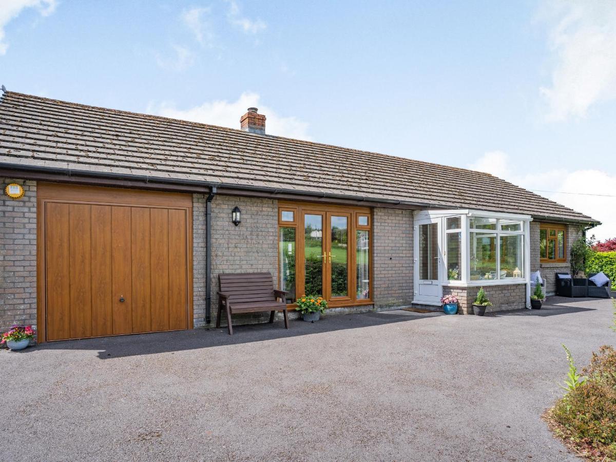 Yr Hen Ffald Llanedy ภายนอก รูปภาพ