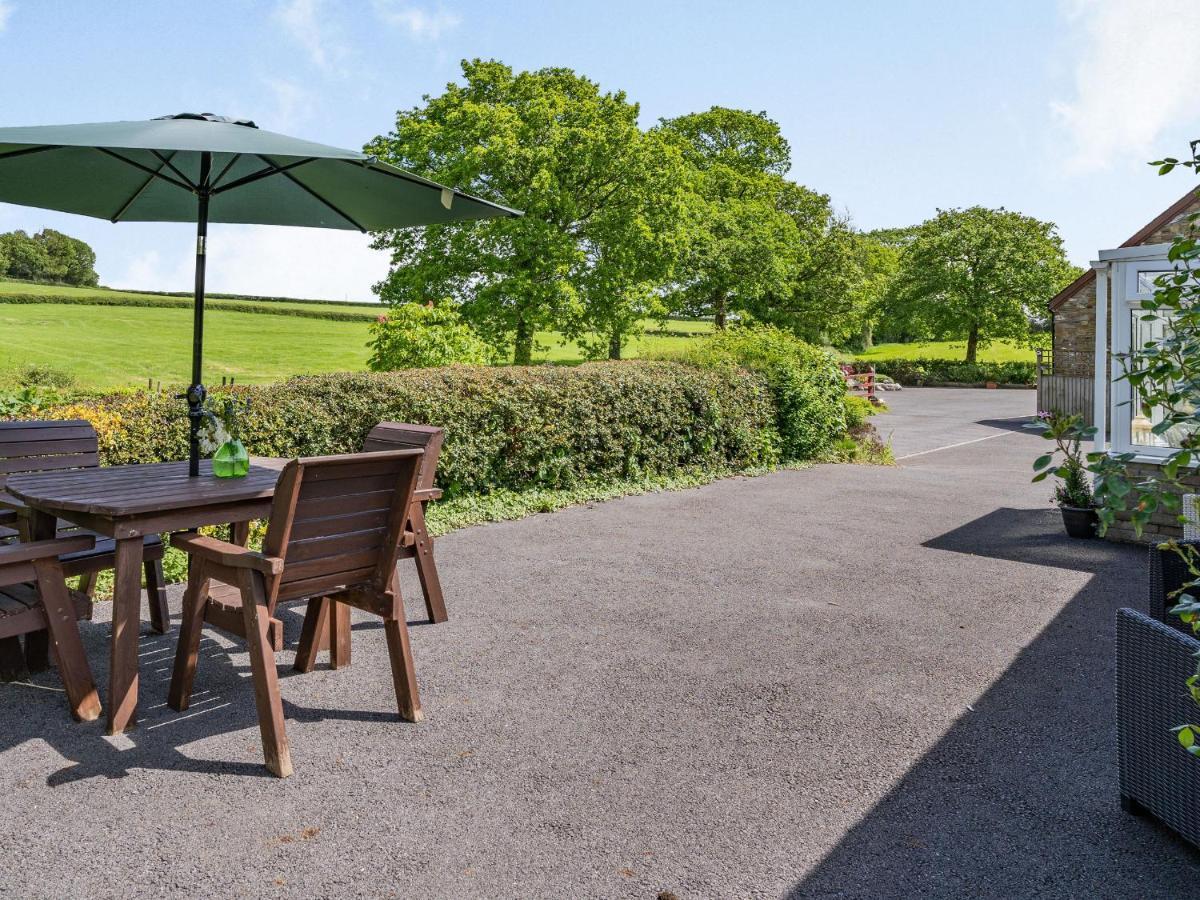 Yr Hen Ffald Llanedy ภายนอก รูปภาพ