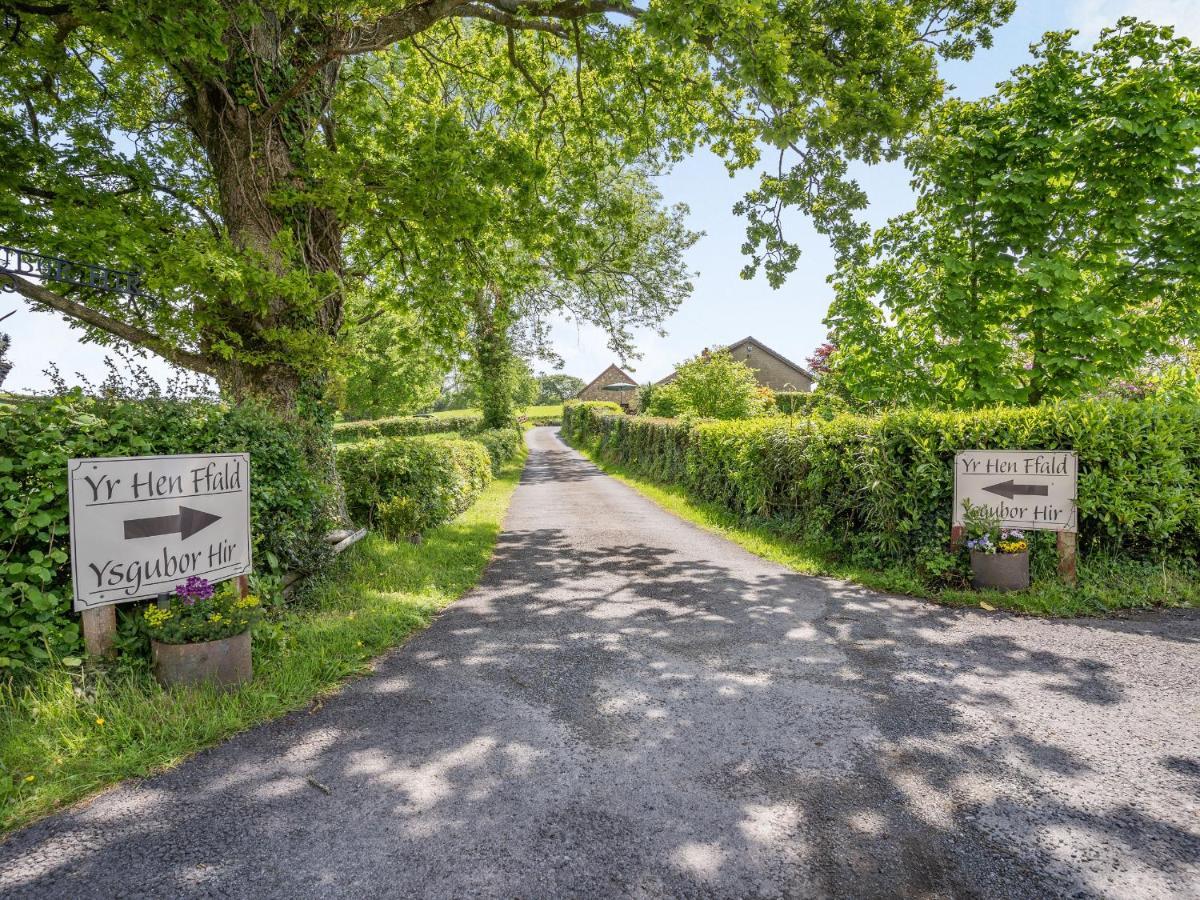 Yr Hen Ffald Llanedy ภายนอก รูปภาพ